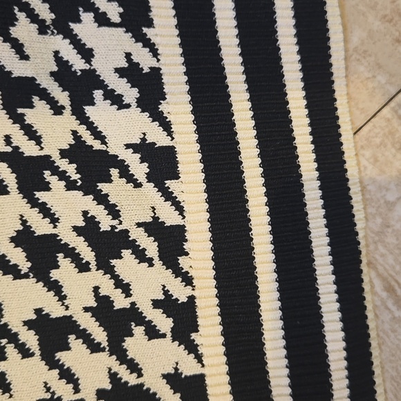 Ted Baker London Stylish Syrenia Black/White Houndstooth Top - Picture 2 of 10